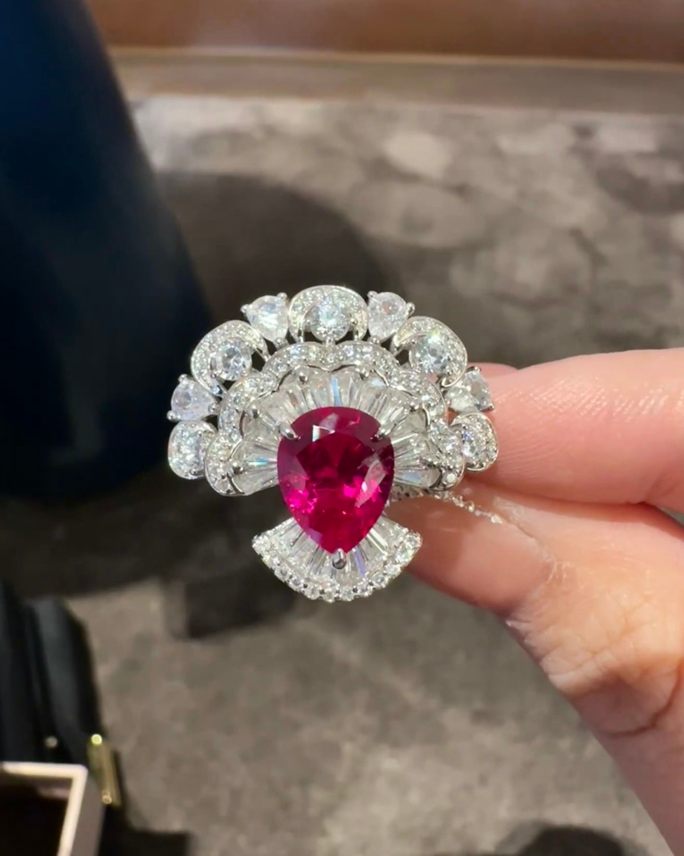 Inel Crimson Royal Fan