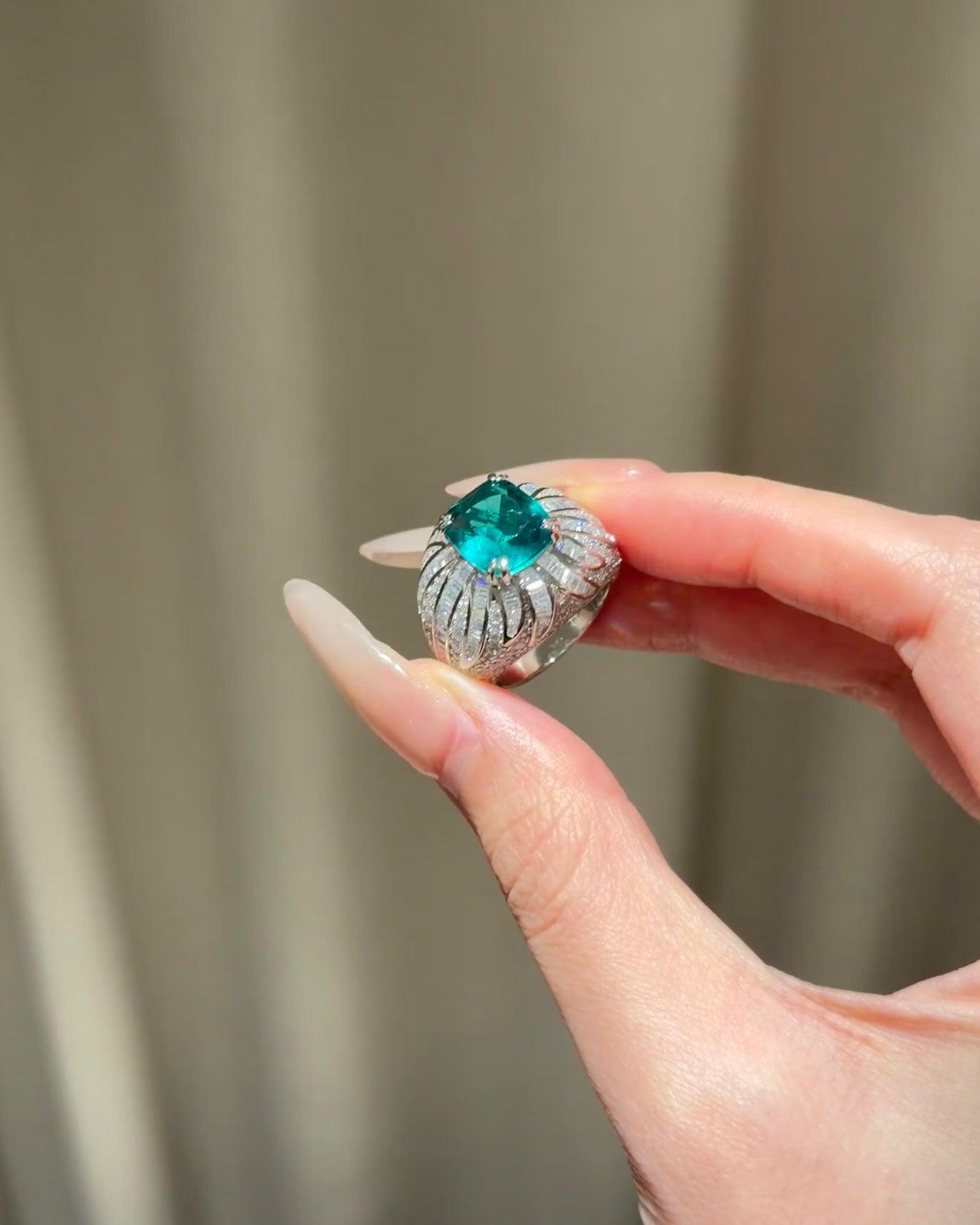 Inel Emerald Crown Radiance