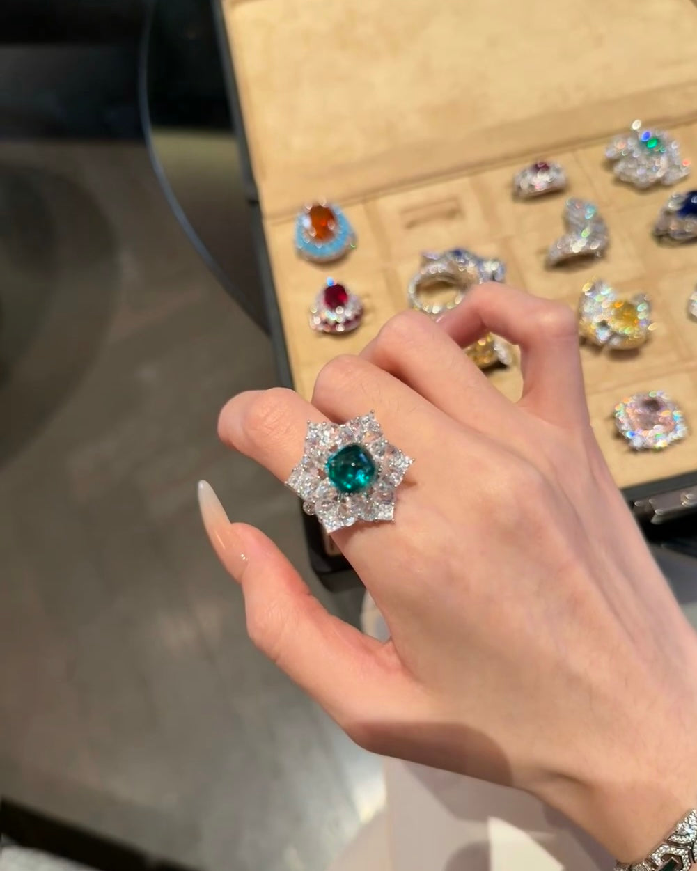 Inel Emerald Frost Petal